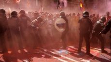 Каталония. Празднование годовщины референдума о независимости перешло в стычки с полицией
