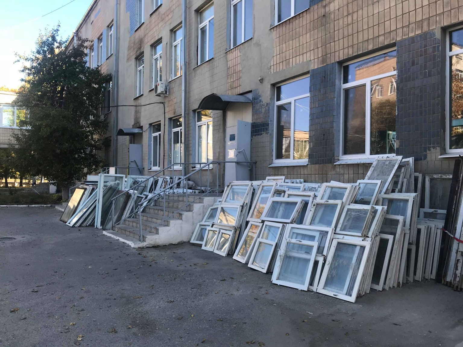 На Харьковщине продолжают ремонтировать медучреждения (фото)