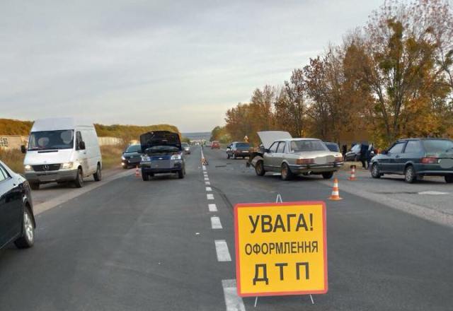 На окружной столкнулись Daewoo Lanos, Ford и Chevrolet (фото)