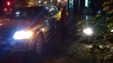 На ХТЗ столкнулись Renault и Toyota Land Cruiser