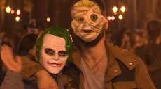 Понівечені обличчя та шокуючі костюми: у Харкові відбувся парад нечисті (відео)
