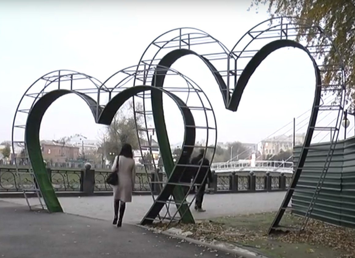 У Харкові триває реконструкція скверу «Стрілка» (відео)