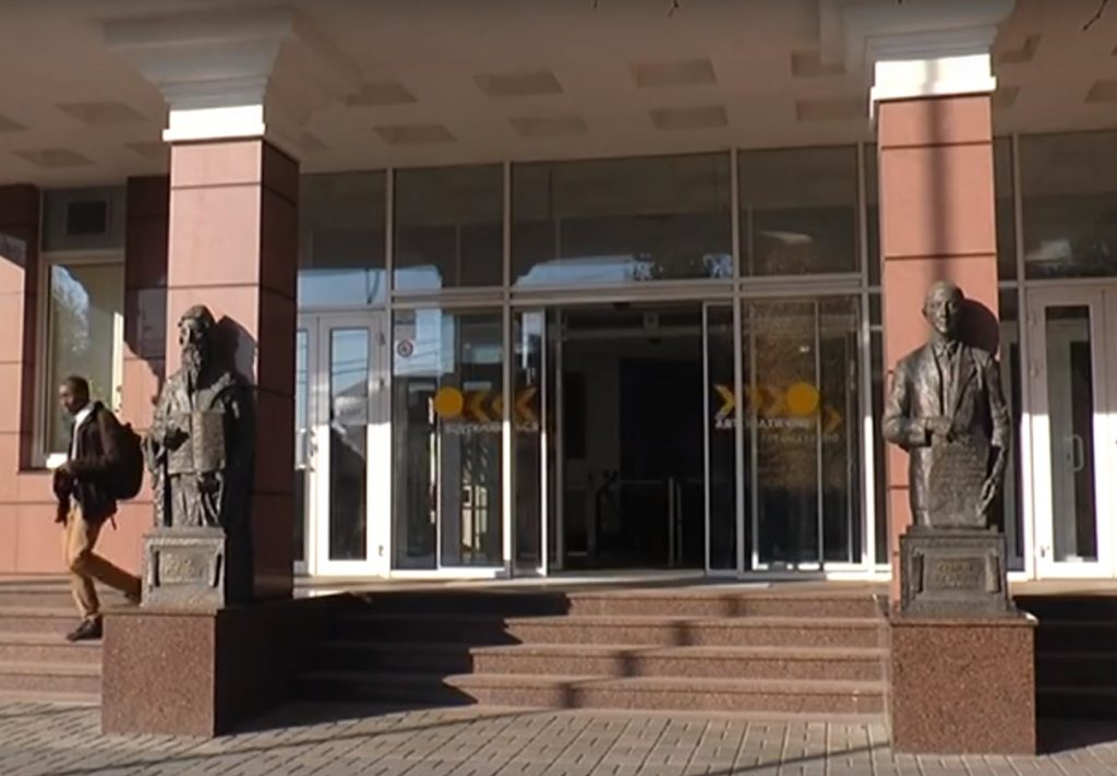 Незаконні вибори: студенти харківського вишу скаржаться на ректорат (відео)