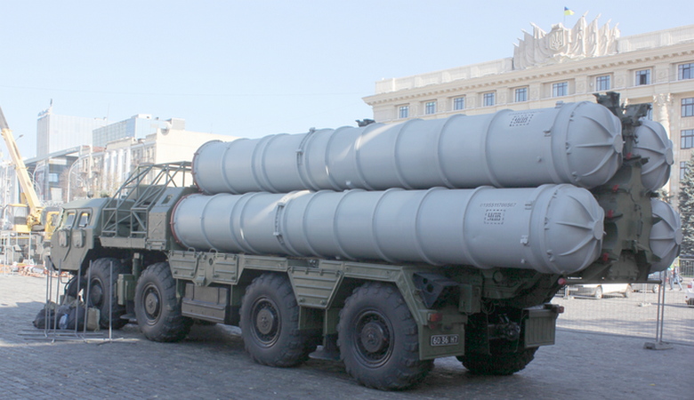 В Харьков привезли военную технику (фото)