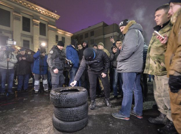 В Киеве возле посольства РФ сожгли авто дипломата