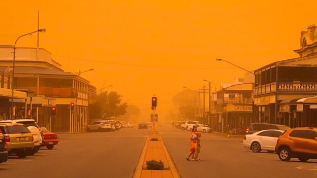 Мощная пыльная буря накрыла жителей Австралии (фото)