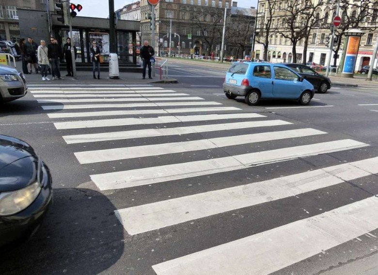 Харьковчане просят осветить пешеходные переходы