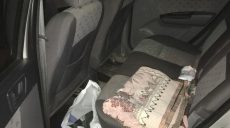 На Метростроителей в одном доме обокрали две квартиры