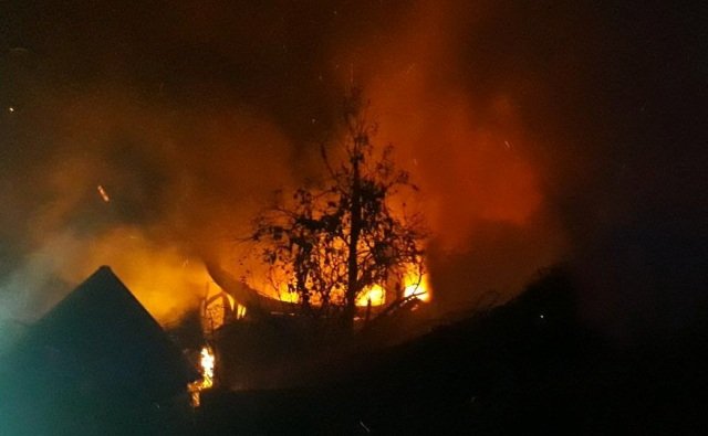 На Харьковщине на пожаре спасены трое людей (фото)