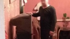 Состояние трехлетней девочки, на которую упал телевизор, удовлетворительное (фото)