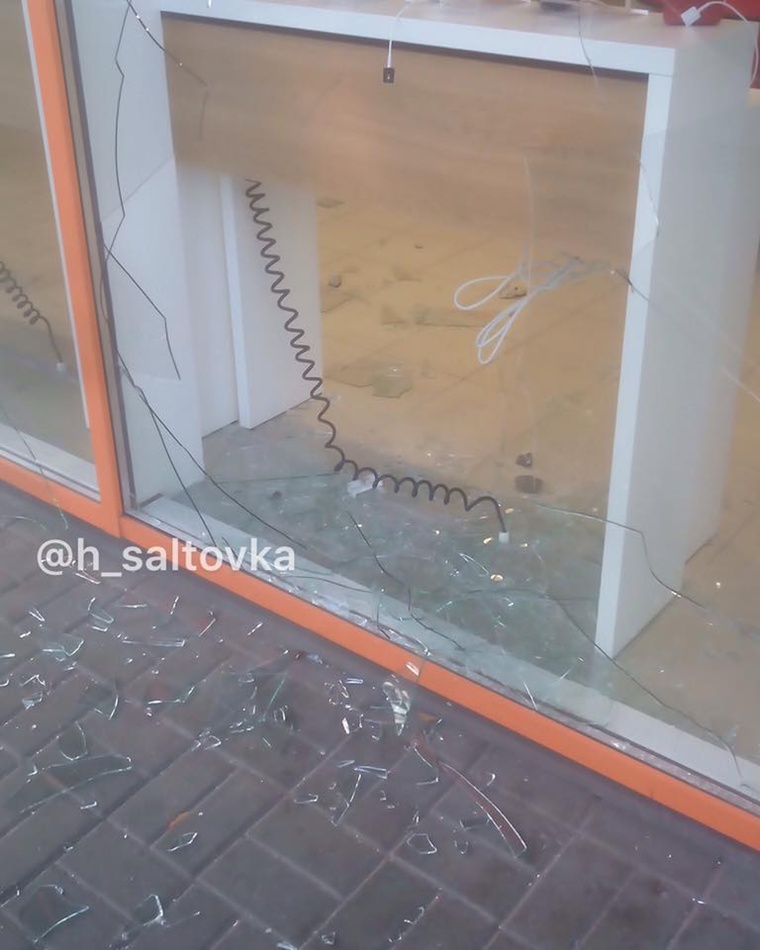 В Харькове ограбили магазин мобильной связи (фото)