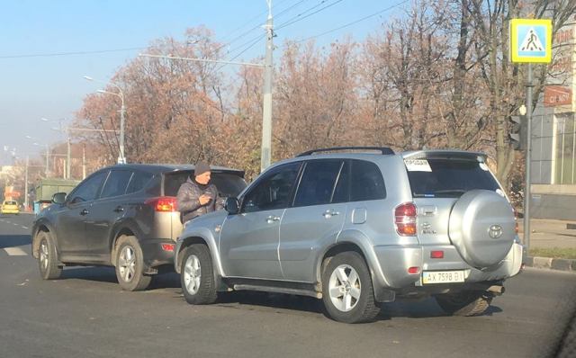 Две Тойоты столкнулись на Гагарина (фото)
