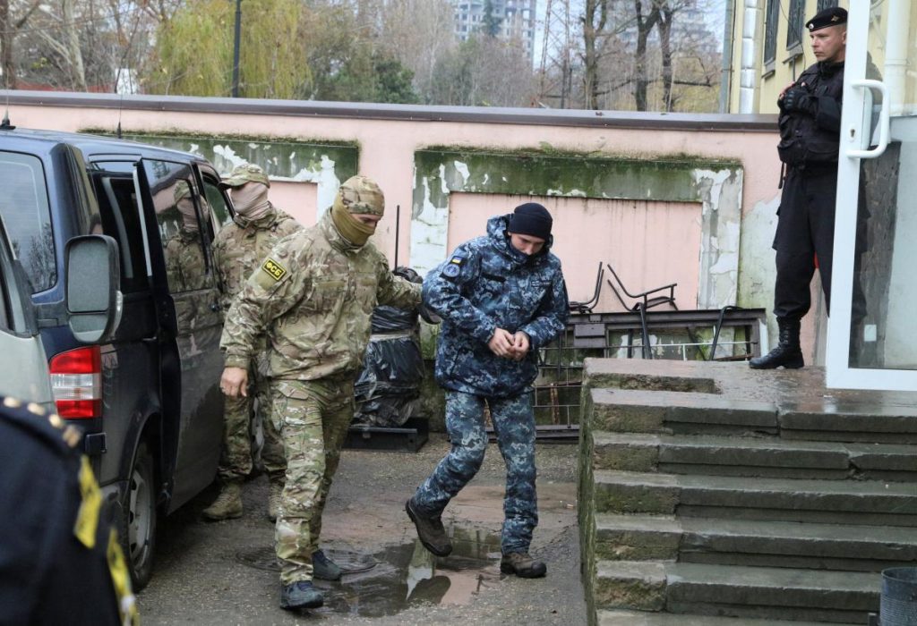 Денисова потребовала от омбудсмена РФ сообщить о местонахождении украинских моряков