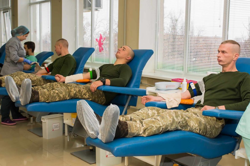Харьковские курсанты сдали кровь для онкобольных детей