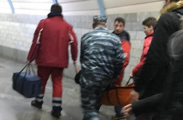 Харьковчанину стало плохо в метро (фото)