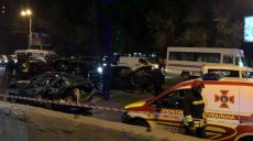 В Днепре столкнулись десять автомобилей (фоторепортаж)