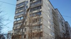 В Харькове из-за сигареты загорелся балкон многоэтажки