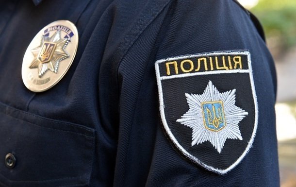 Виламали двері і пограбували торгівельний павільйон: розбійний напад у Харкові (відео)