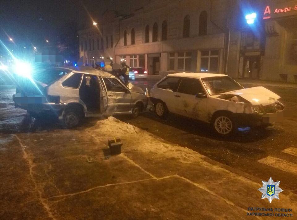 На Полтавском шляхе столкнулись два автомобиля (фото)