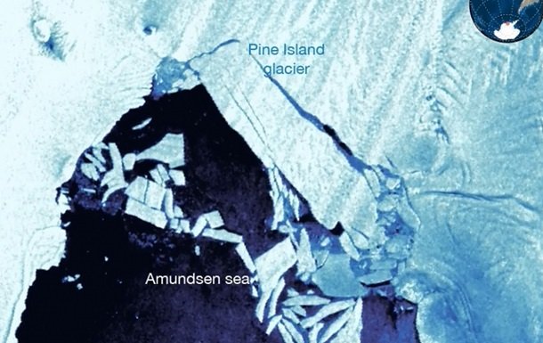 В Антарктиде откололся айсберг площадью 300 квадратных километров