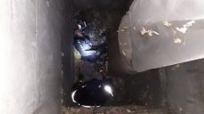 В Харькове мужчина упал в технологический колодец глубиной 8 метров