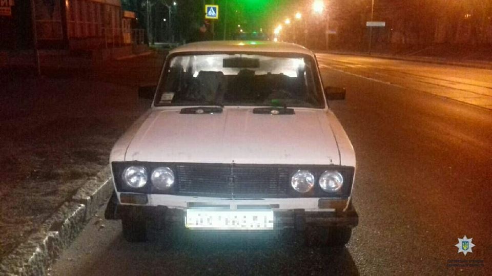 Патрульные задержали граждан в угнанном авто (фото)