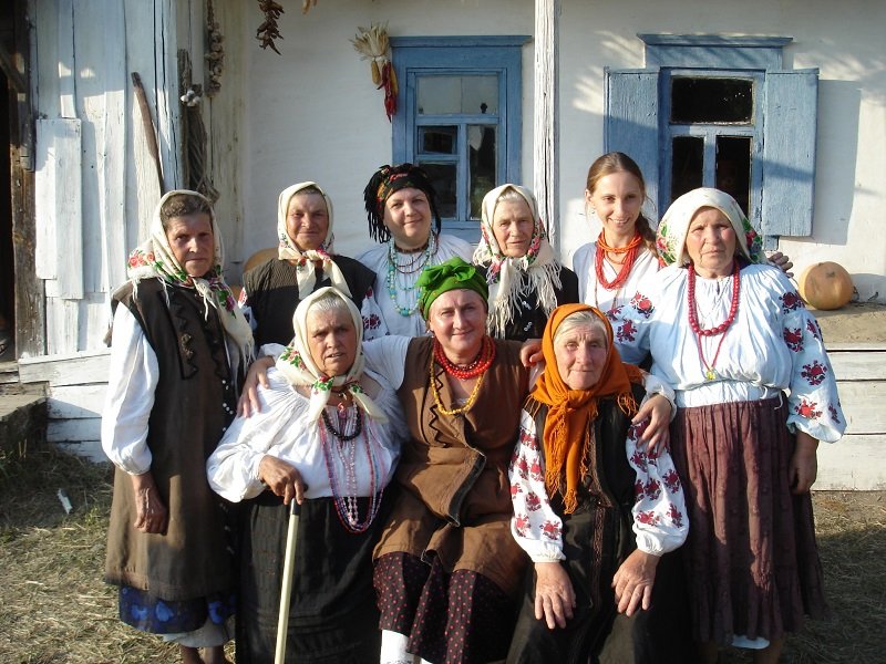 В Харькове покажут альбом, посвященный традиционной одежде Слобожанщины