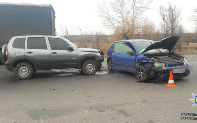 На Полтавском шляхе столкнулись Chevrolet Niva и Volkswagen Polo