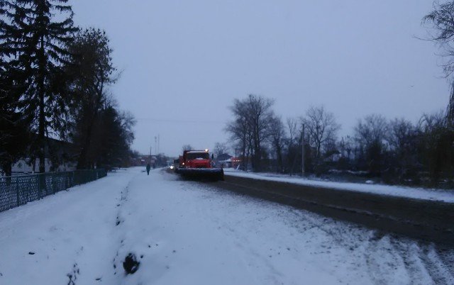 Дороги Харьковщины замело снегом (фото)