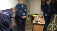 Харьковский таможенник задержан на взятке (фото)