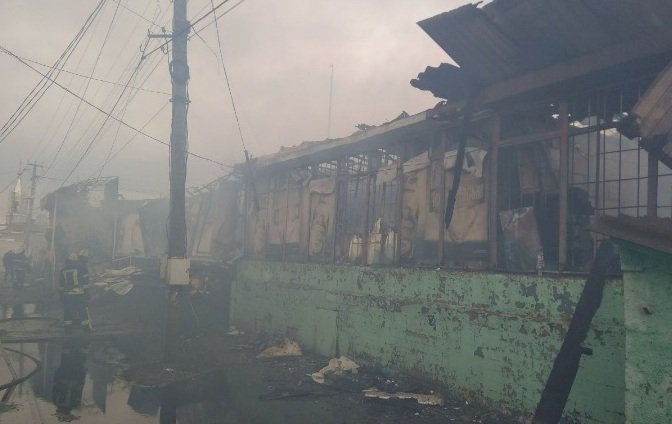 На Харьковщине сгорел дотла продуктовый магазин (фото)