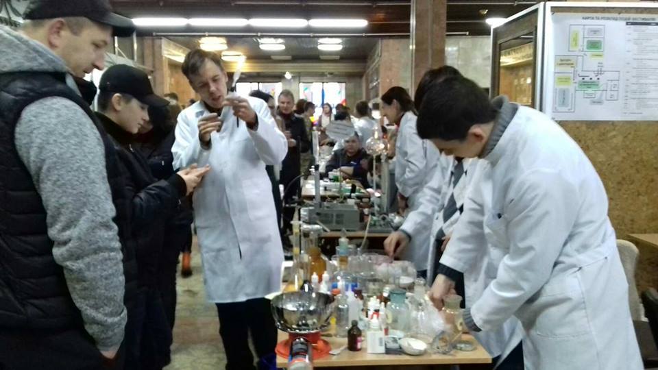 Харьковские студенты отметили Всемирный день науки (фото)
