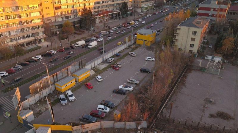 Харьковчане просят убрать деревянные «тротуары» в центре города