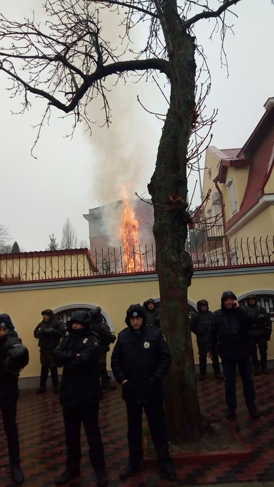 У Харкові пікетували російське консульство (відео)