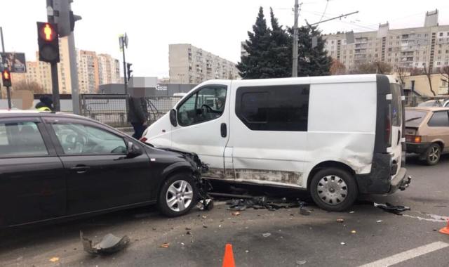 На Гагарина столкнулись Renault и Opel (фото)