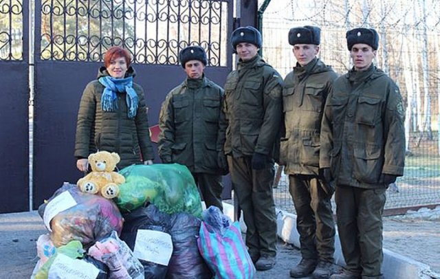 Харьковские нацгвардейцы собирают подарки детям