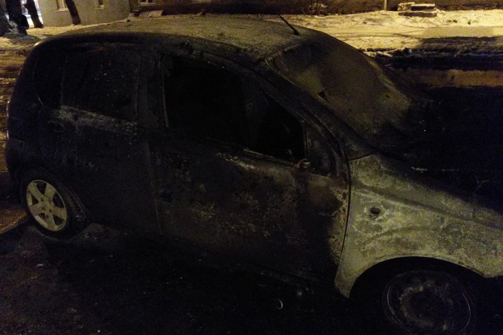 В Харькове сгорели автомобили (фото)
