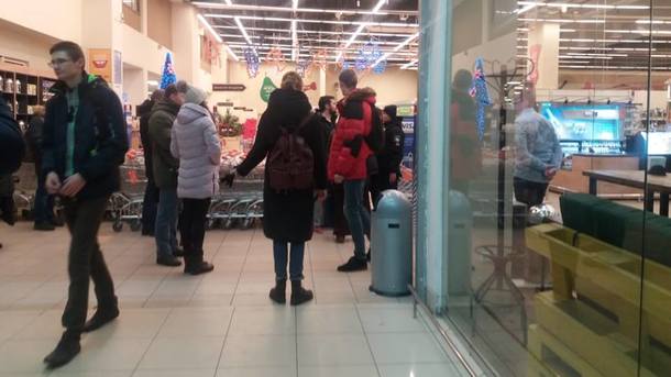 В Киеве ищут взрывчатку в сети супермаркетов