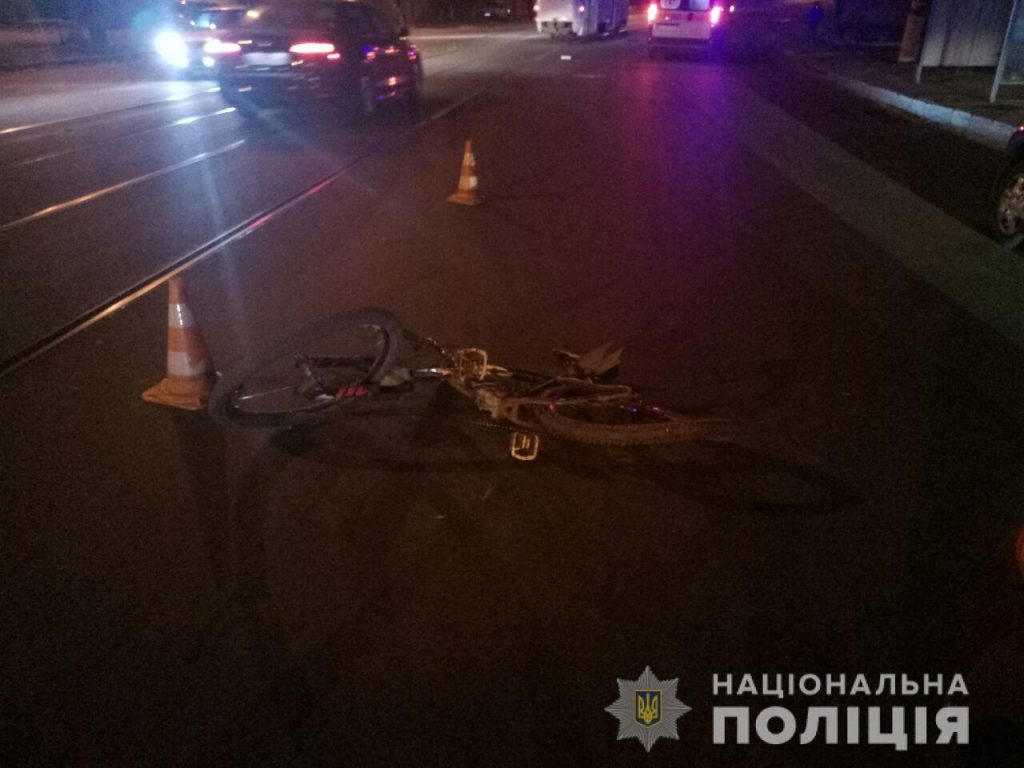 В Харькове женщина на иномарке сбила велосипедиста (фото)