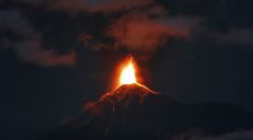 Эвакуация людей в Гватемале: извергается опасный вулкан (видео)