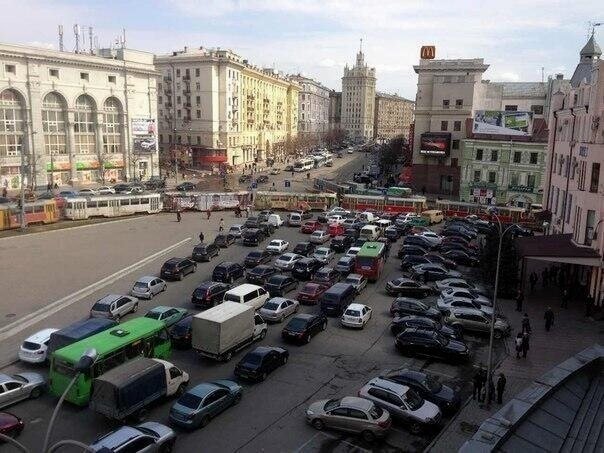 Жители Салтовки не могут добраться в центр
