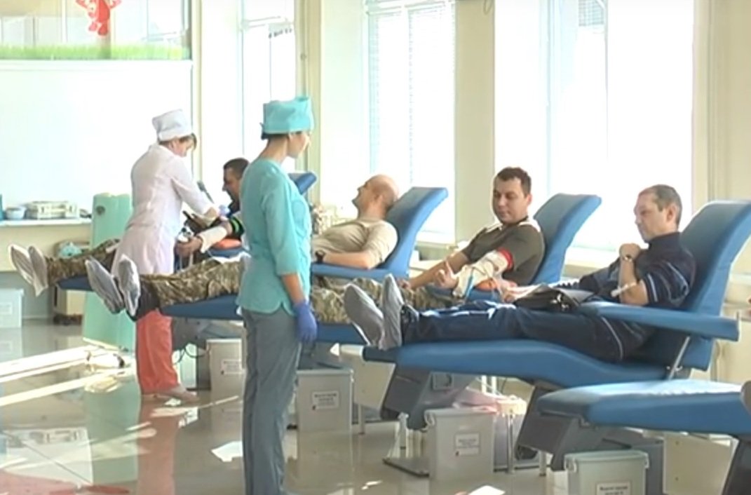 У Харкові військовослужбовці здали кров для побратимів (відео)
