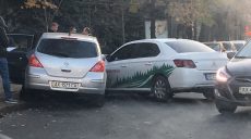 В центре Харькова три машины столкнулись с троллейбусом (фото)