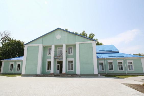 На Кегичівщині тривають роботи з реконструкції районного Будинку культури (відео)