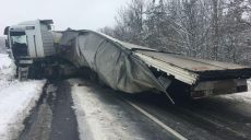 Смертельное ДТП на Харьковщине: два грузовика не поделили дорогу (фото)