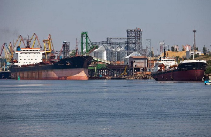 Россия частично разблокировала порты на Азове, — Мининфраструктуры