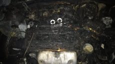 В Харькове сгорел Chevrolet Lacetti, припаркованный между многоэтажками