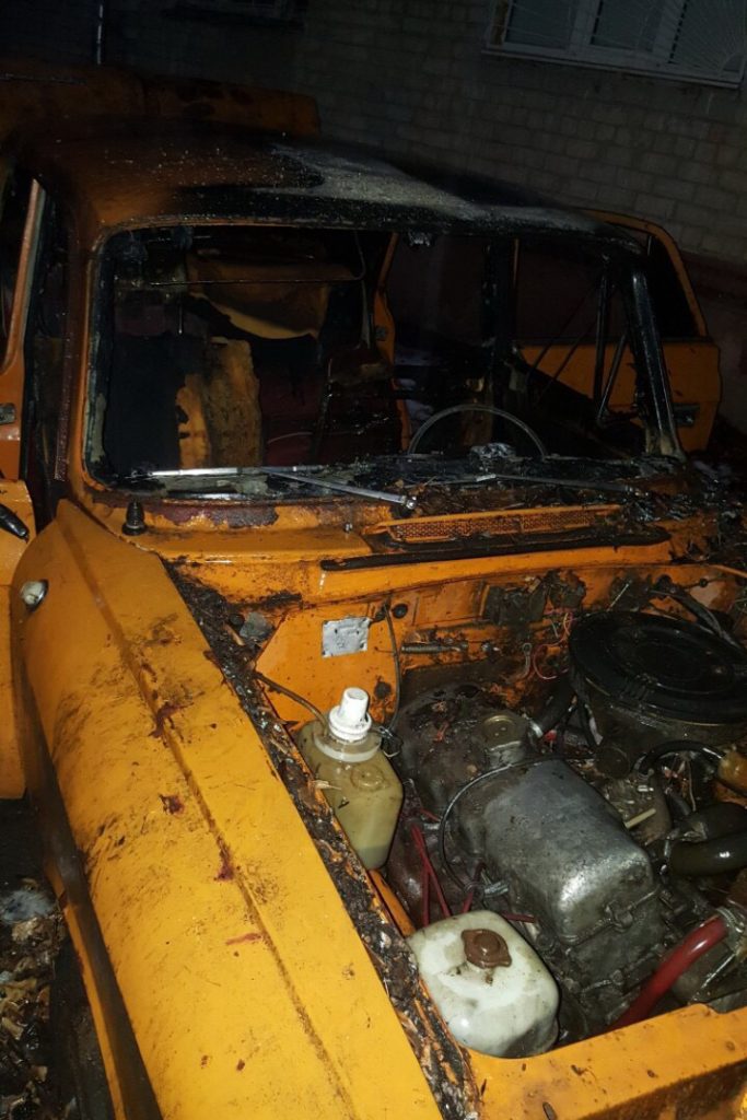 На Харьковских дивизий сгорел автомобиль (фото)