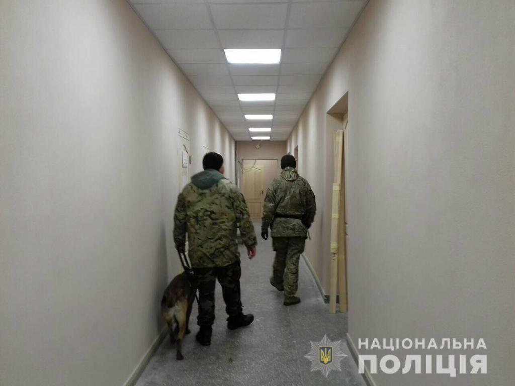 Полиция ищет неизвестного, сообщившего о минировании райсуда на Харьковщине