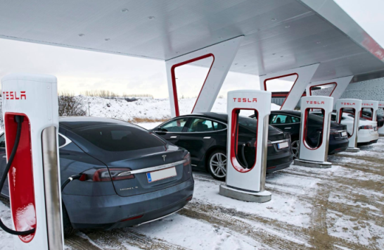 Маск пообещал расширить сеть скоростных заправок для электромобилей Tesla до Киева